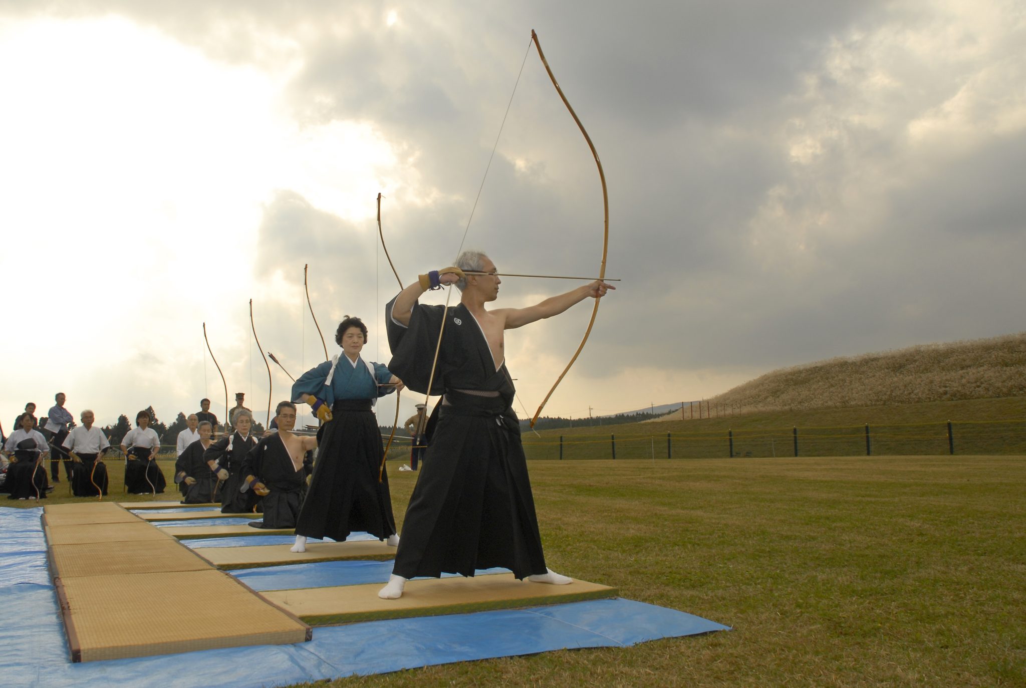 Bayeux. Démonstration de Kyudo un art martial japonais, avec un arc