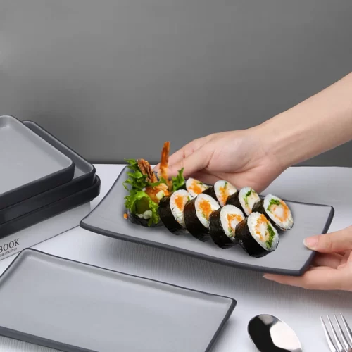 Assiette-japonaise-avanc-e-grise-et-noire-assiette-sushi-plat-principal-occidental-restaurant-cr-atif-cuisine Assiette à Sushi Japonaise