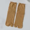 Bambou-japonais-hommes-et-femmes-t-fibre-deux-doigts-chaussettes-noir-Kimono-bascule-sandale-fendu-Ninjia.jpg_640x640-9 Chaussettes Tabi colorées - Jaune