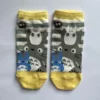 Chaussettes-femme-Hayao-Miyazaki-Mon-Voisin-Totoro-Chihiro-Kiki-la-petite-sorci-re-Printemps-Et-Mignon.jpg_640x640-27 Mini chaussettes Totoro - Jaune à rayures