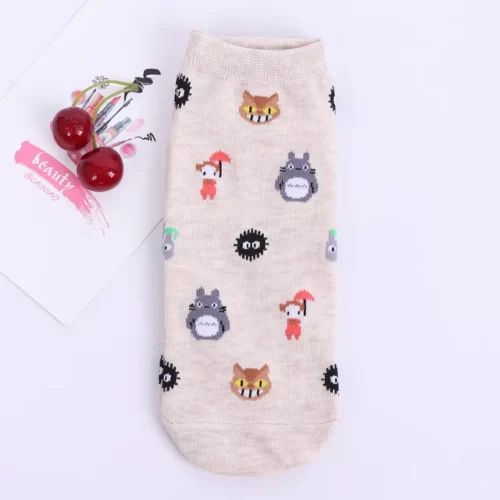 Chaussettes-femme-Hayao-Miyazaki-Mon-Voisin-Totoro-Chihiro-Kiki-la-petite-sorci-re-Printemps-Et-Mignon.jpg_640x640-30 Mini chaussettes Totoro - Beige
