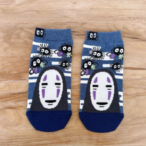Chaussettes-femme-Hayao-Miyazaki-Mon-Voisin-Totoro-Chihiro-Kiki-la-petite-sorci-re-Printemps-Et-Mignon.jpg_640x640-32 Mini chaussettes Chihiro - Sans visage bleu