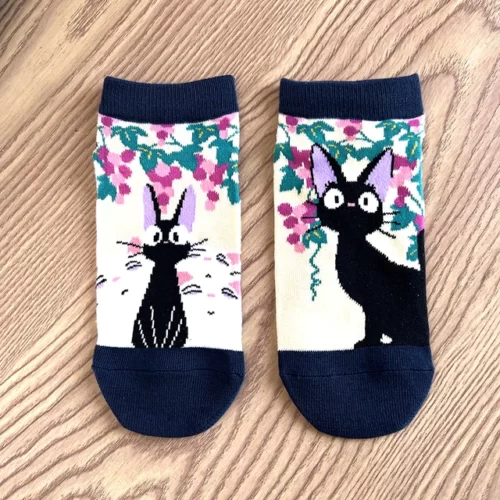 Socks-woman-Hayao-Miyazaki-My-Neighbor-Totoro-Chihiro-Kiki-the-little-sorci-re-Spring-And-Cute.jpg_640x640-42 Mini chaussettes Kiki la petite sorcière - Blanche