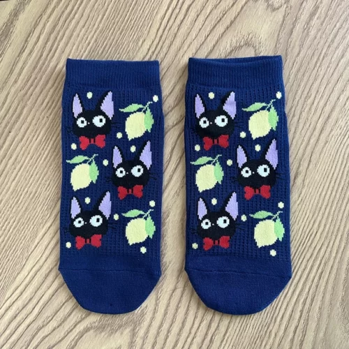 Socks-woman-Hayao-Miyazaki-My-Neighbor-Totoro-Chihiro-Kiki-the-little-sorci-re-Spring-And-Cute.jpg_640x640-43 Mini chaussettes Kiki la petite sorcière - Bleu