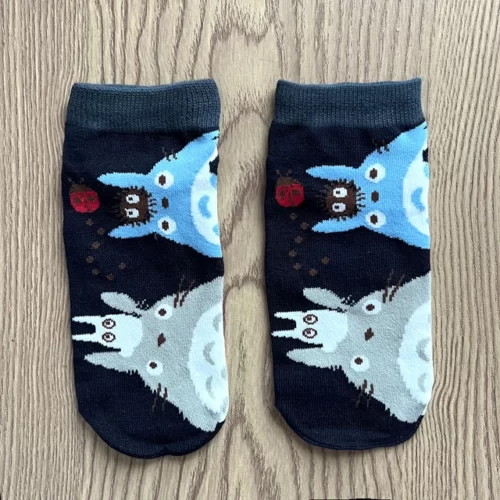 Chaussettes-femme-Hayao-Miyazaki-Mon-Voisin-Totoro-Chihiro-Kiki-la-petite-sorci-re-Printemps-Et-Mignon.jpg_640x640-45 Mini chaussettes Totoro - Noir