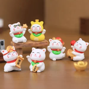 Cartoon-Ornament-Set-Maneki-Neko-Lucky-Cat-Animal-Figurine-Over-Model-The-Kasgehog 5 Figurines Maneki Neko