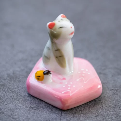ceramic-incense-holder-thurible-incense-cap-raised-ornaments-for-the-house-japanese-cat.jpg_640x640-3 Porte Encens Chat Kawaii - Gris-et-rose